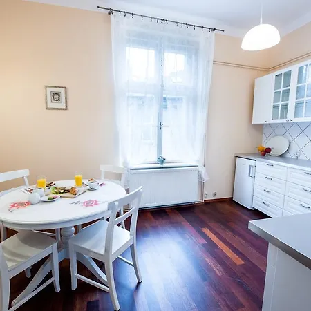 Apartments Roman *