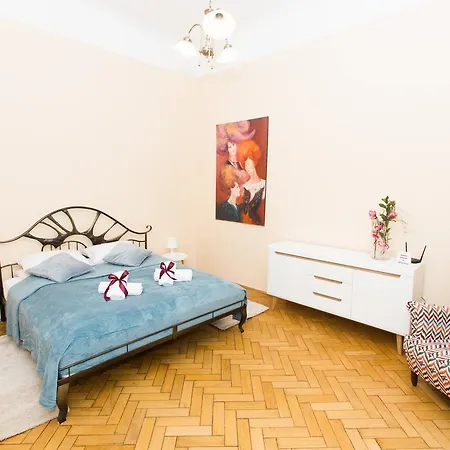 Daire Apartments Roman