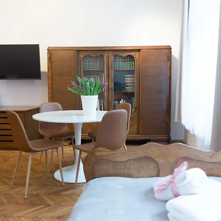 Apartments Roman *
