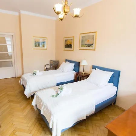 Apartments Roman Apartment *