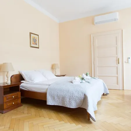 Apartments Roman Apartment