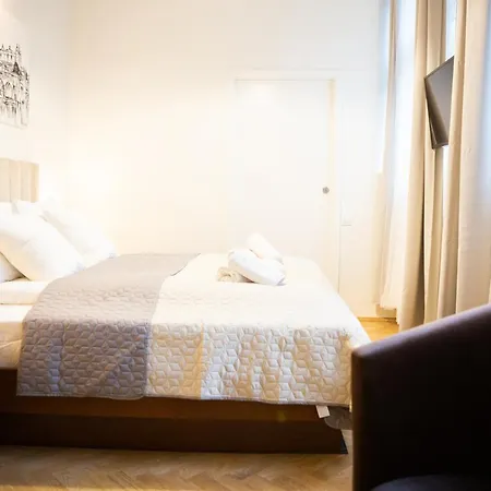 Apartments Roman *