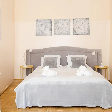 Apartments Roman Apartment