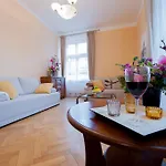 Appartement Apartments Roman *