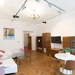 Appartement Apartments Roman *