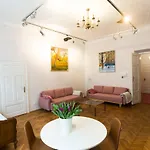 Apartments Roman *